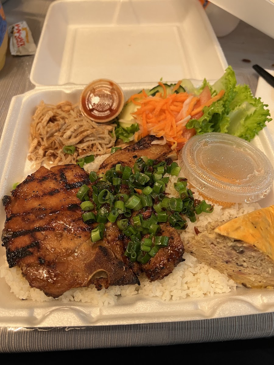 Pho Oh Love Photos 9