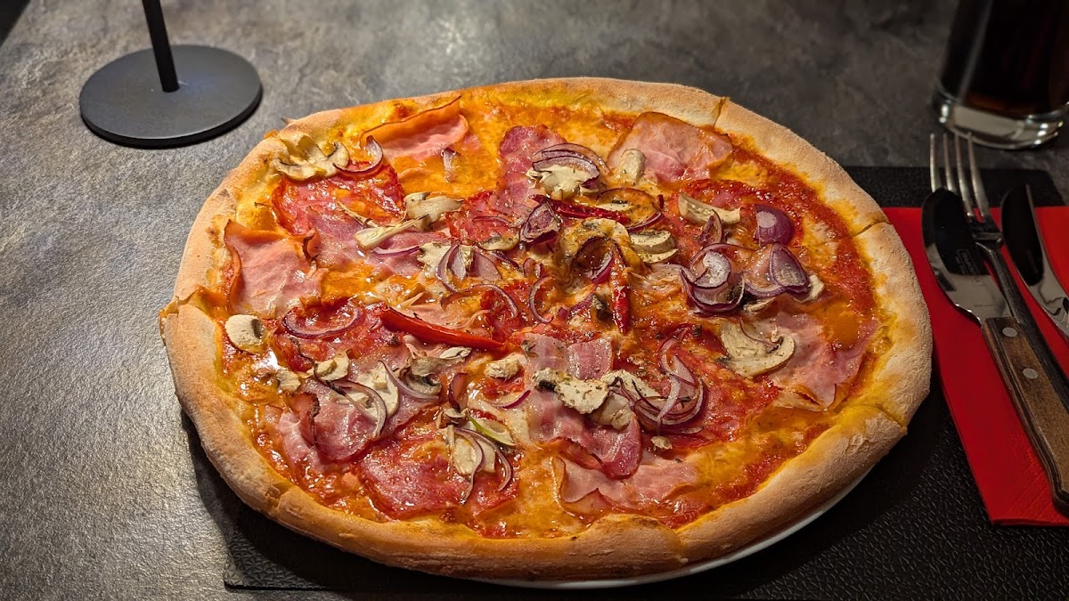 Piccadilly Pizzeria Photos 2