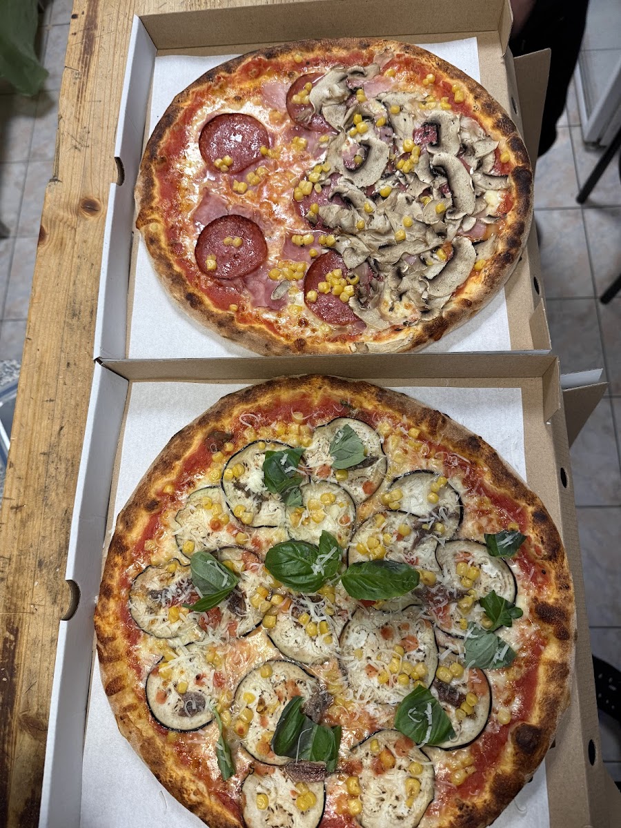 Pizza Alla Napoli