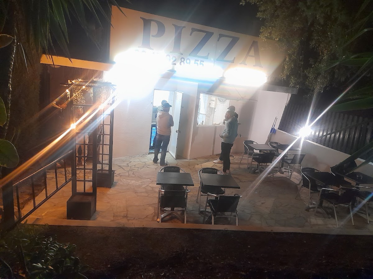 Pizza De La Lanterne Photos 2