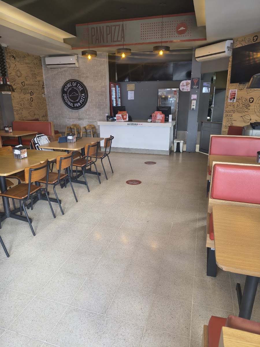 Pizza Hut • Oriental Photos 9