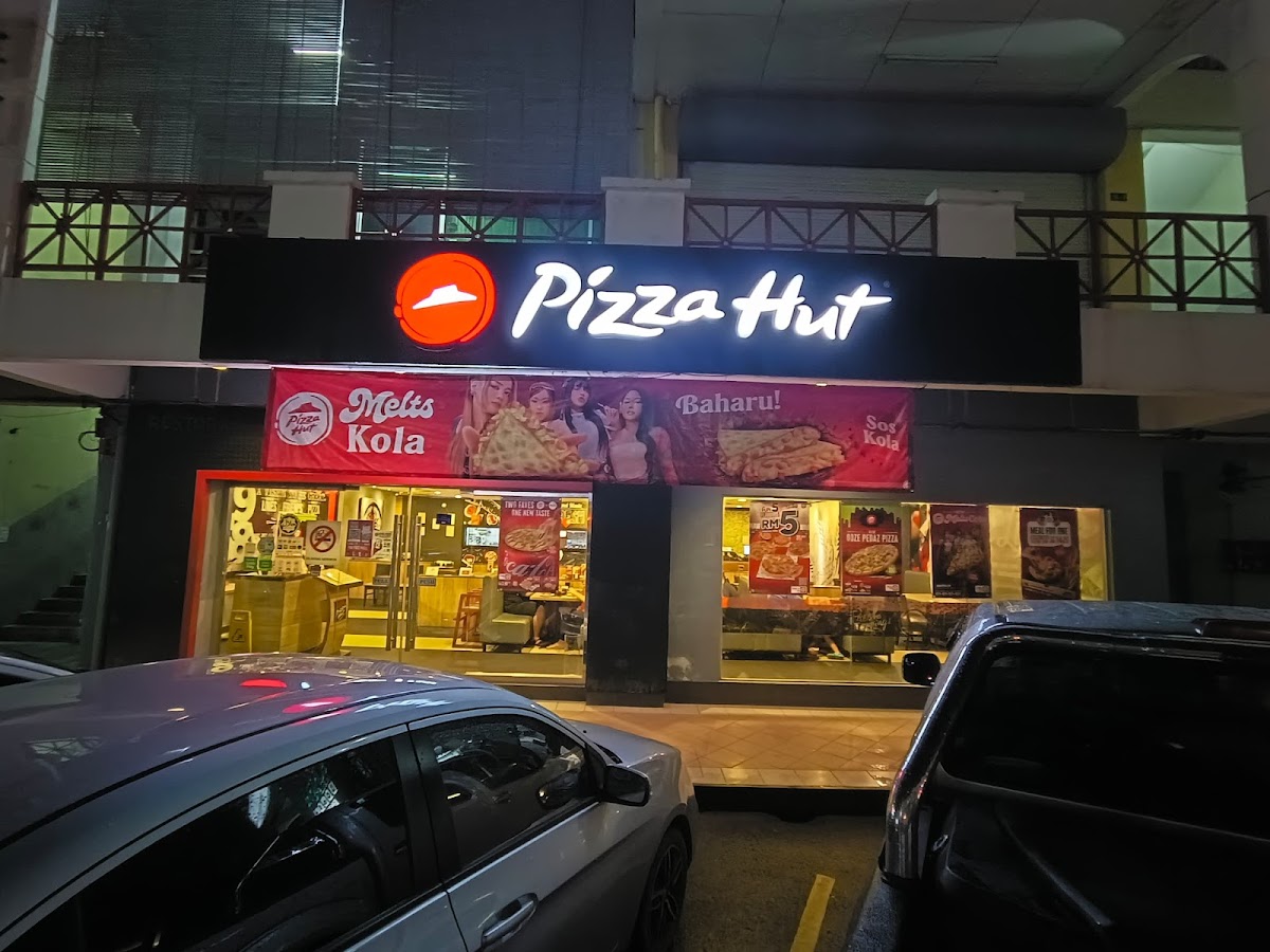 Pizza Hut Restaurant Lintas Plaza