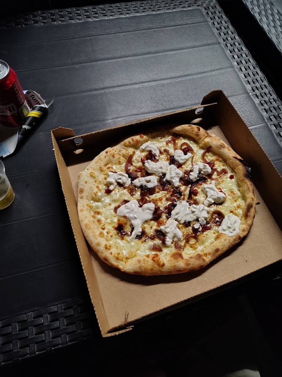 Pizza In 2 Photos 2