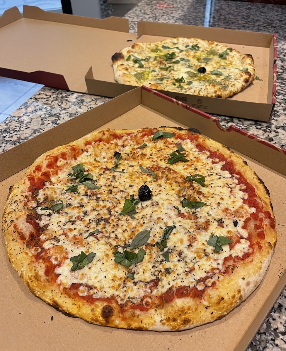 Pizza Mozza Photos 2