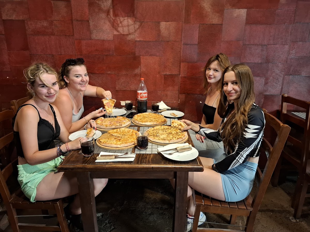 Pizzaria Forno De Lenha