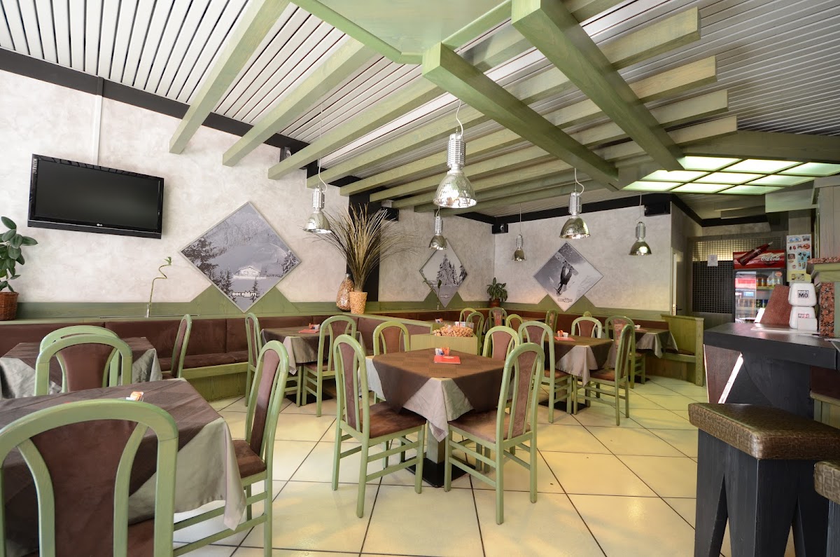 Pizzeria Bar Caffè Dolomiti Center Photos 2