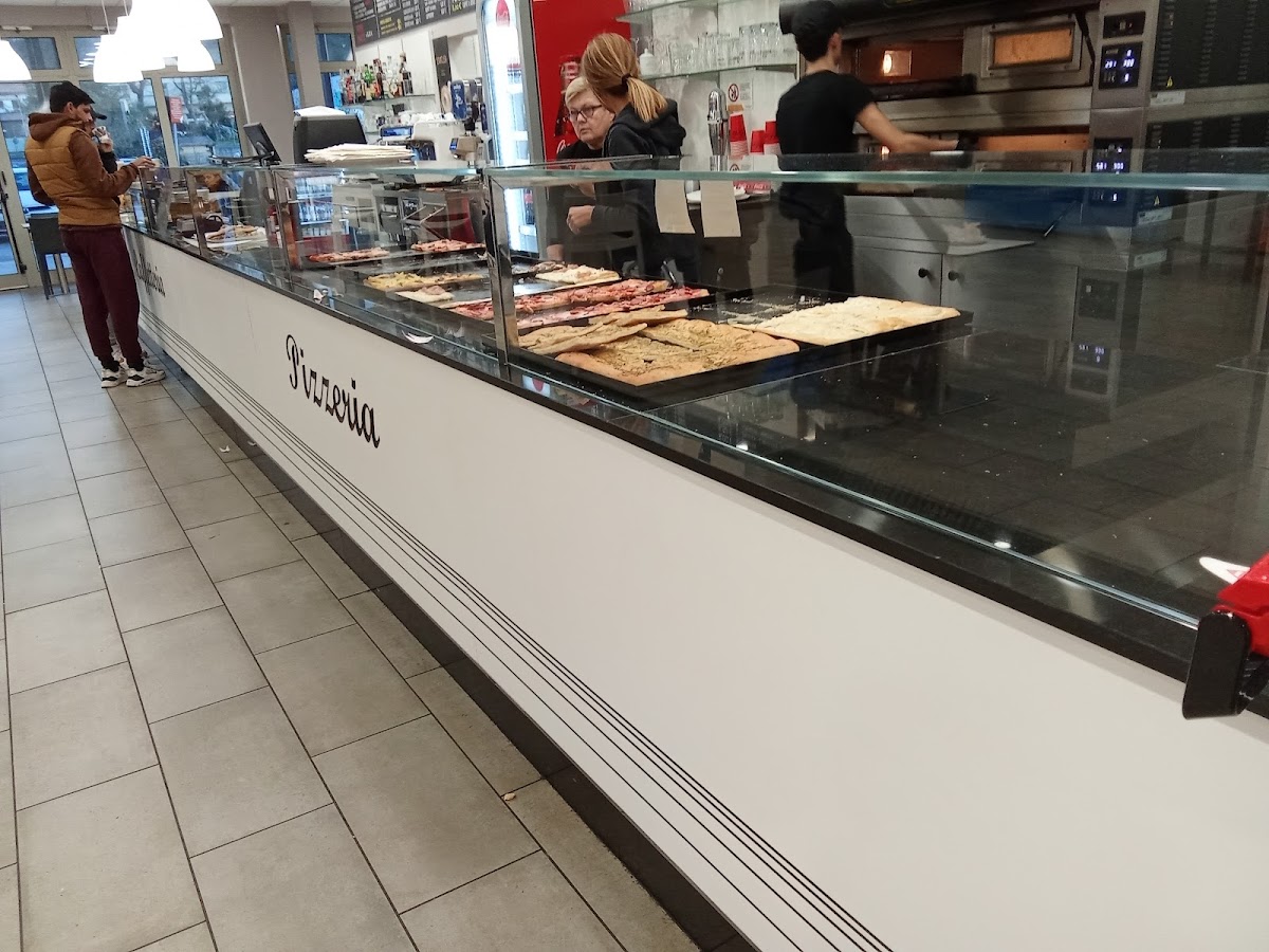 Pizzeria Da Gianni Interno Conad Superstore Photos 2