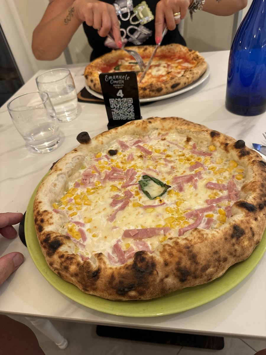 Pizzeria Emanuele Cimetta Photos 9