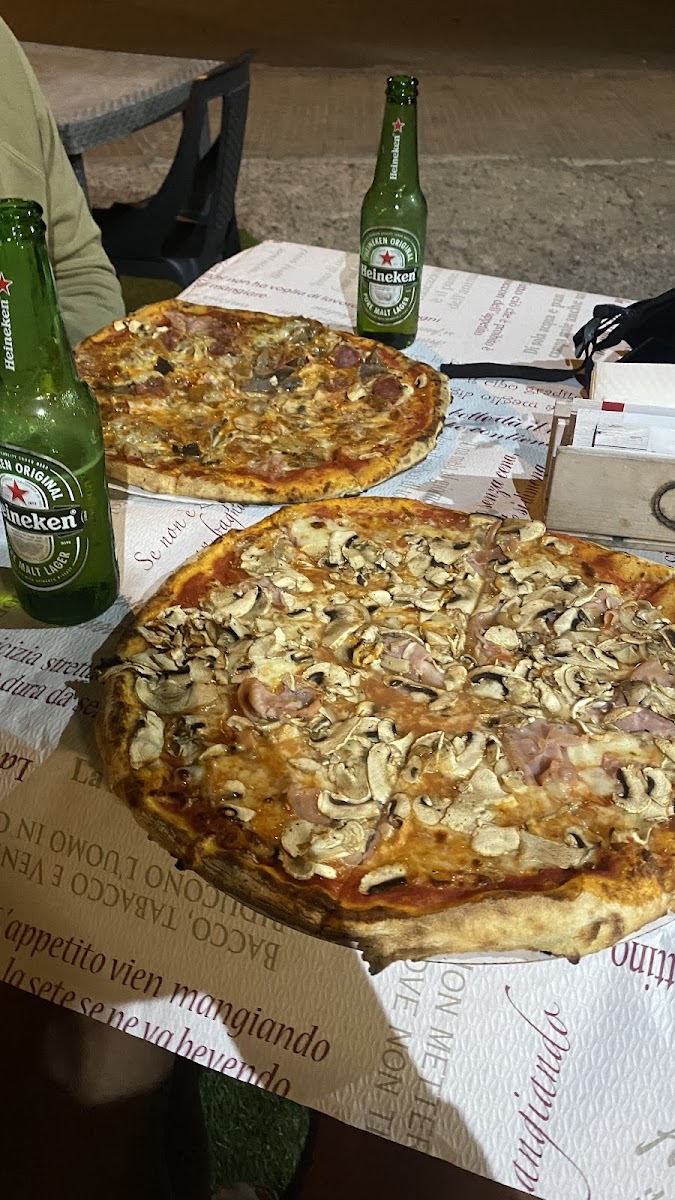 Pizzeria 'l' Ape Pizza' Di Gianni E Marisa Photos 9