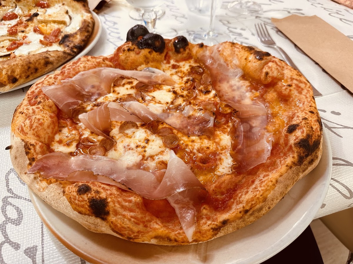 Pizzeria La Gola Photos 2