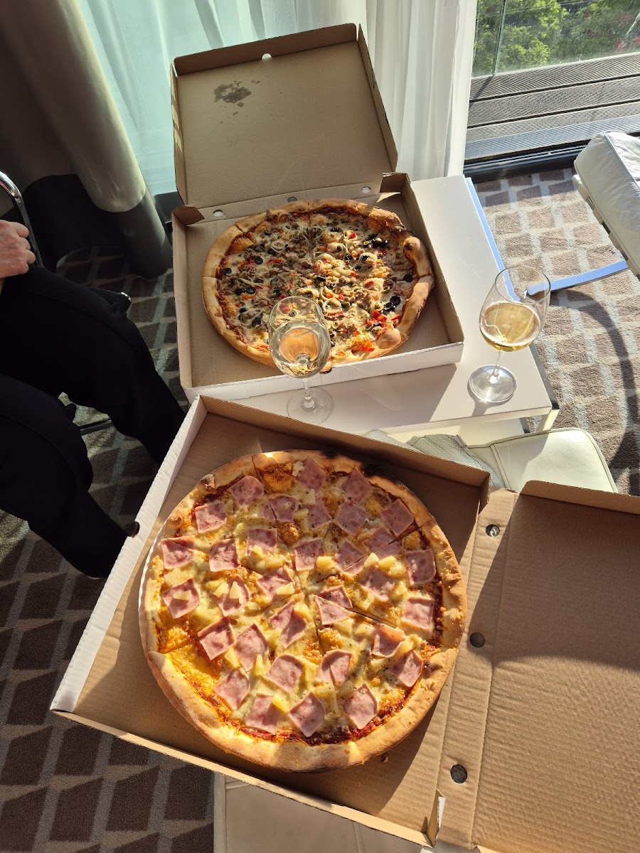 Pizzeria Retro Photos 2