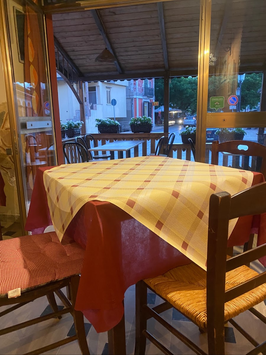 Pizzeria Trattoria 'a' Ruga' Di Bencivenni Maurizio