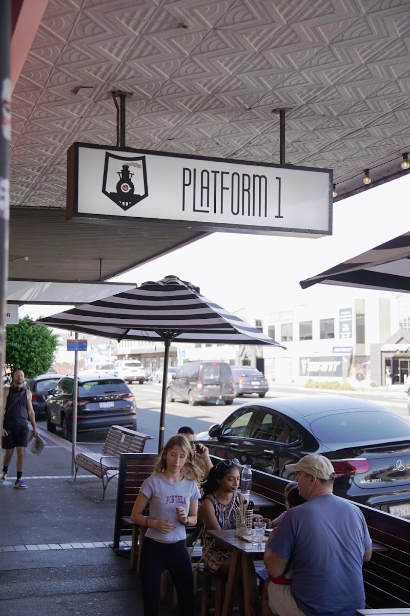 Platform 1 Cafe