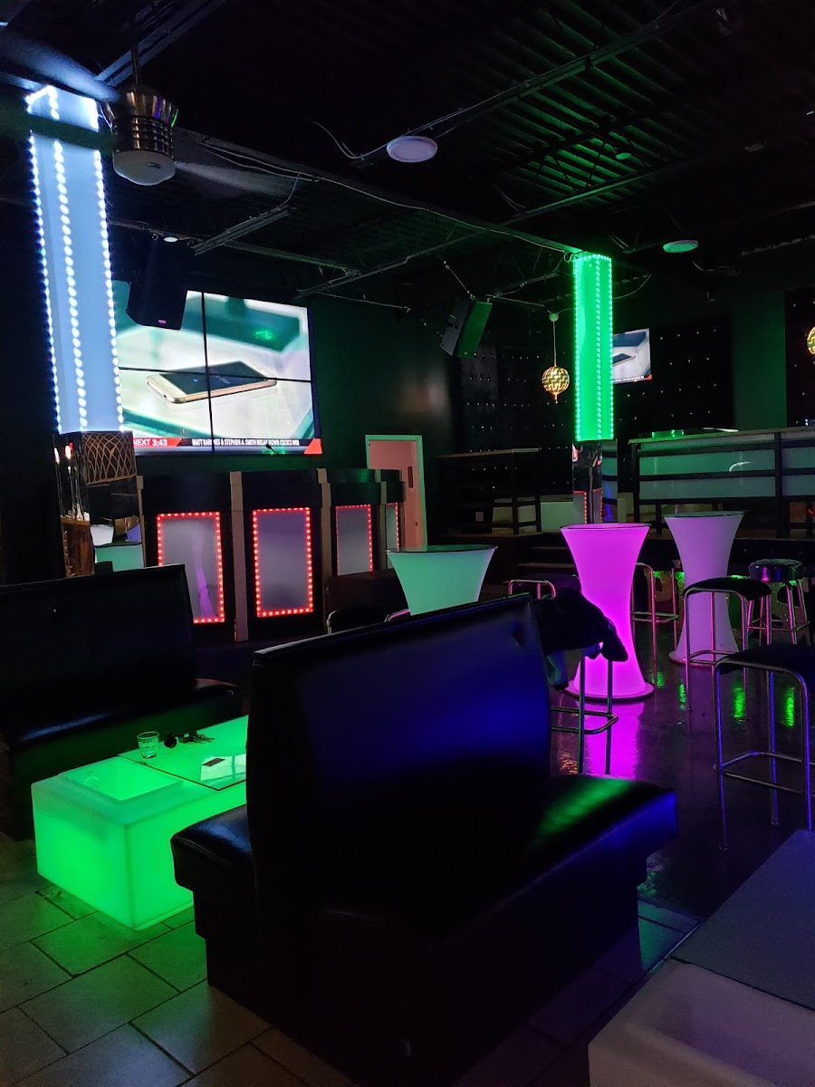 Plush Lounge & Restaurant