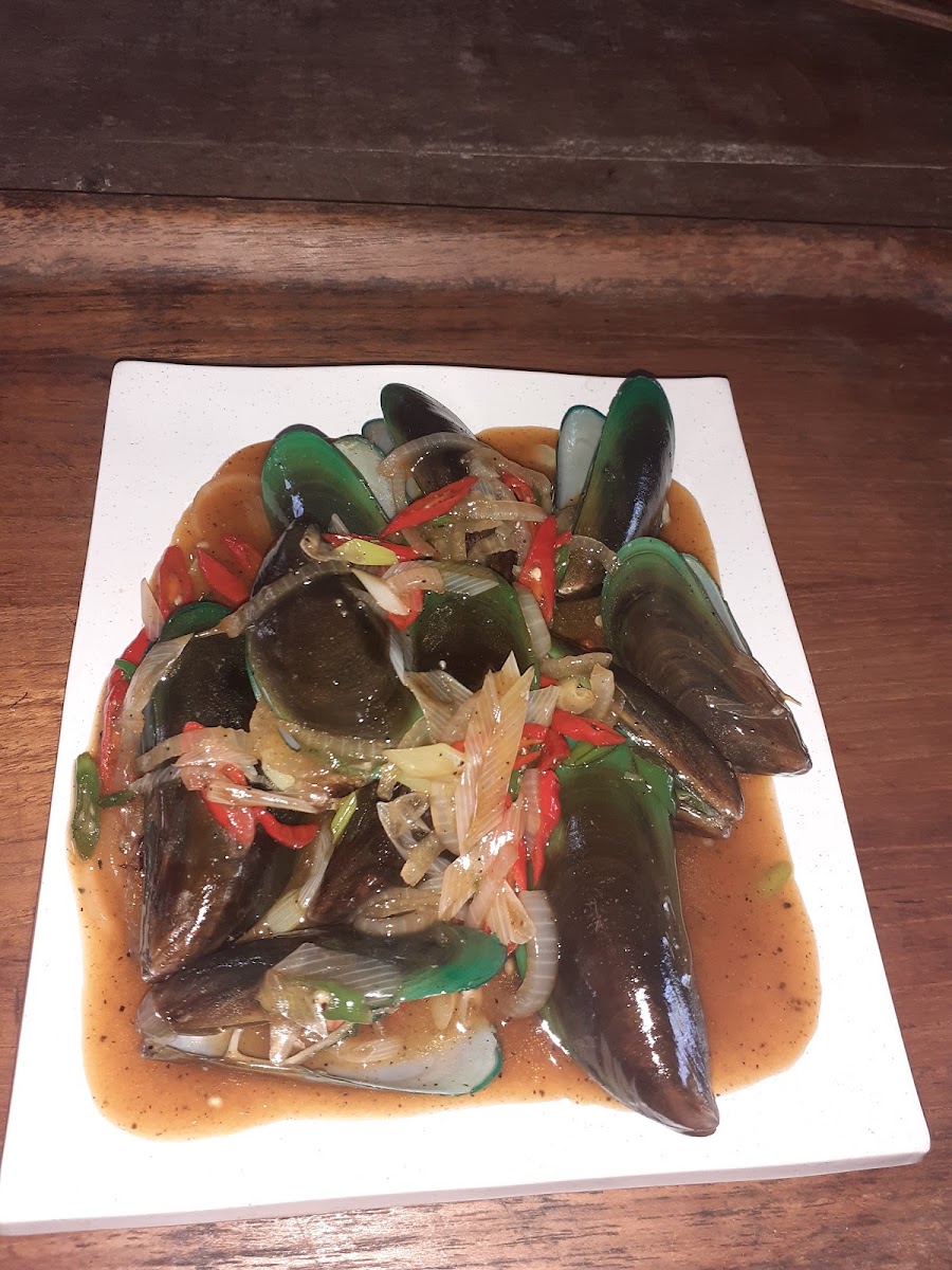 Pondok Ikan Bakar 'bu Shintia' Bandung Photos 9