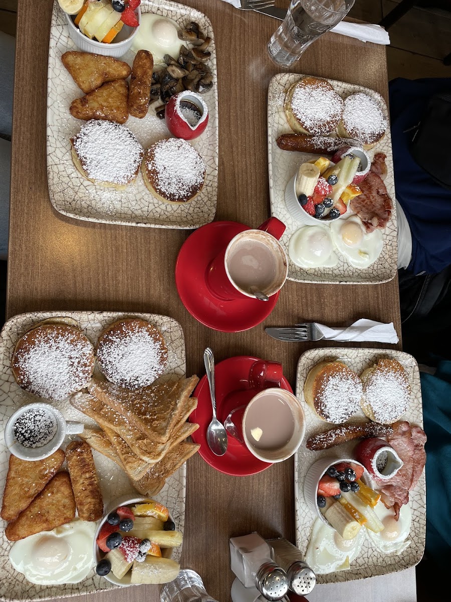 Poppins Cafe Photos 9