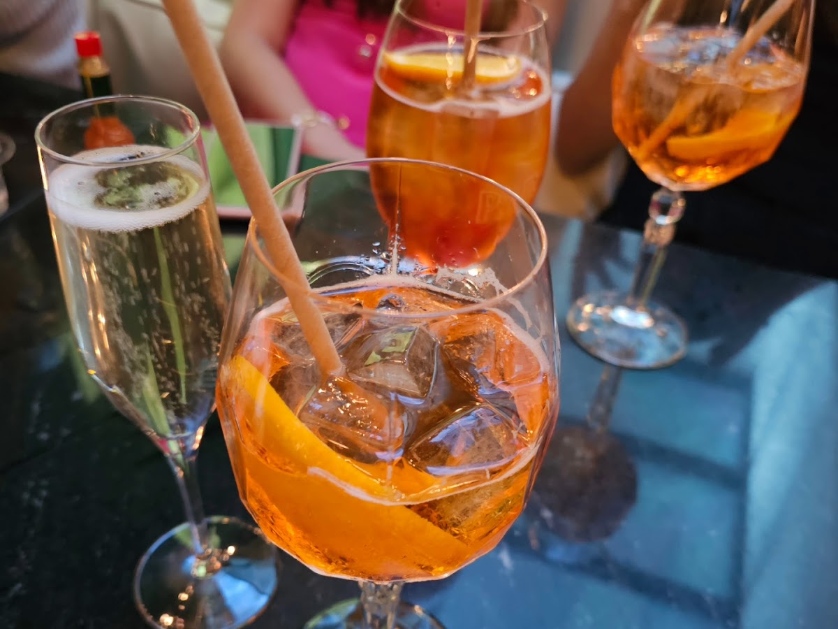 Pretty Boy Bar & Restaurant Photos 9