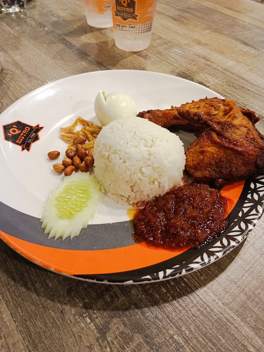 Q Bistro Taman Melati Photos 9
