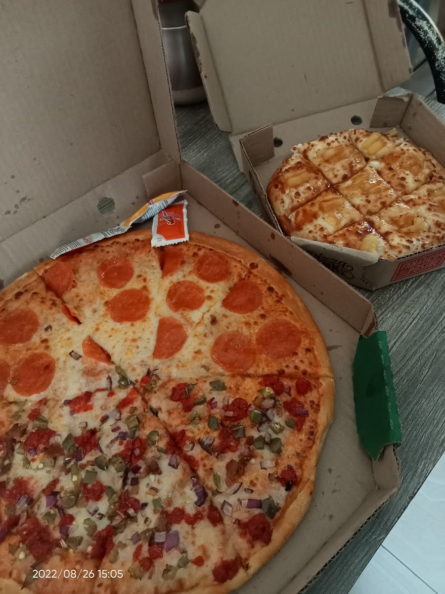 Quesi Pizzas Photos 2