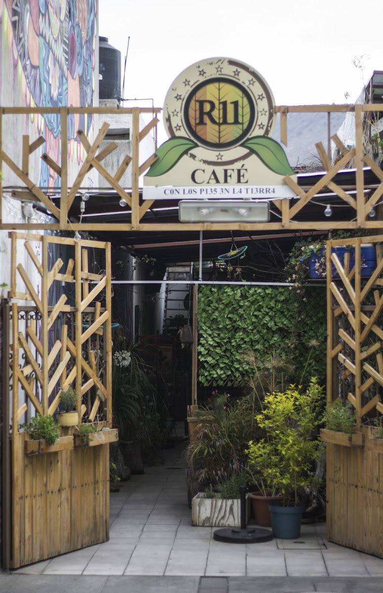R11 Cafe