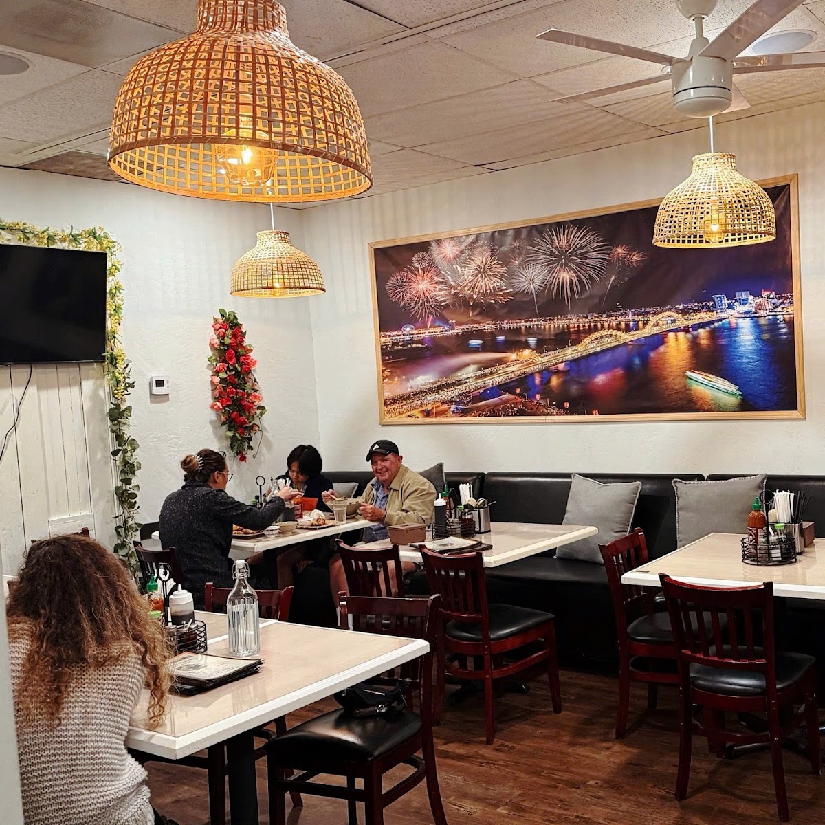 Ramona Pho & Grill