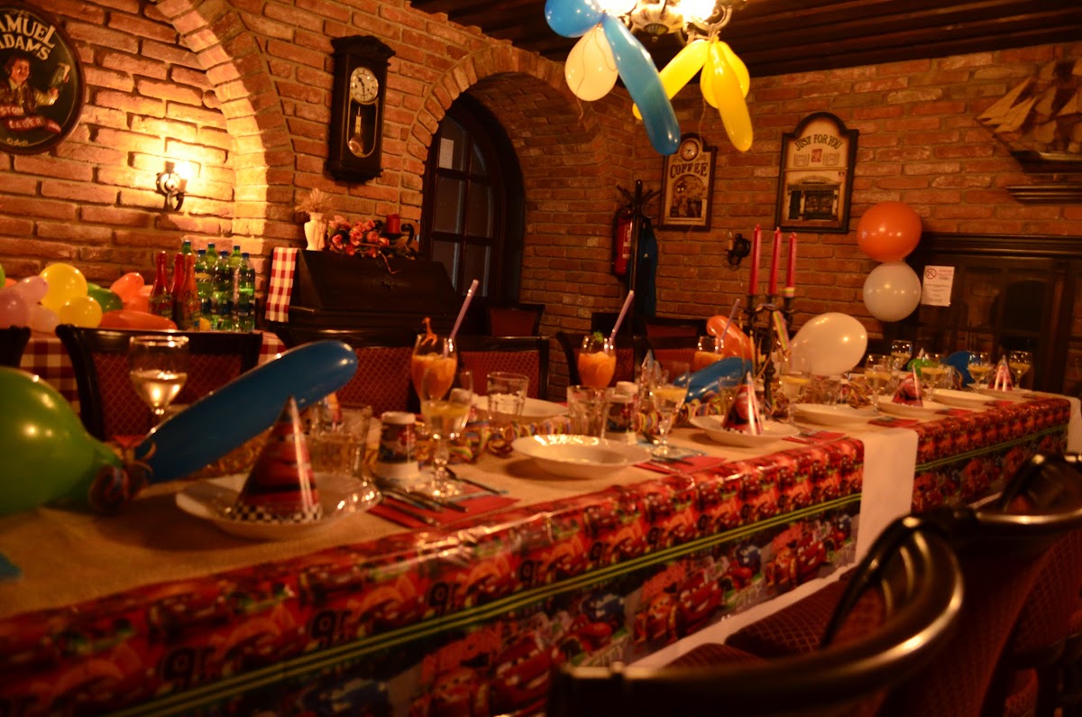 Red Dollar Pizzeria