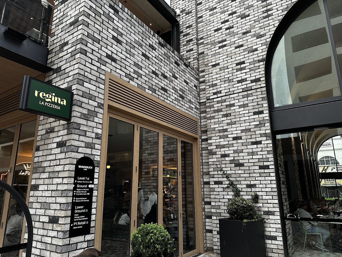 Regina La Pizzeria