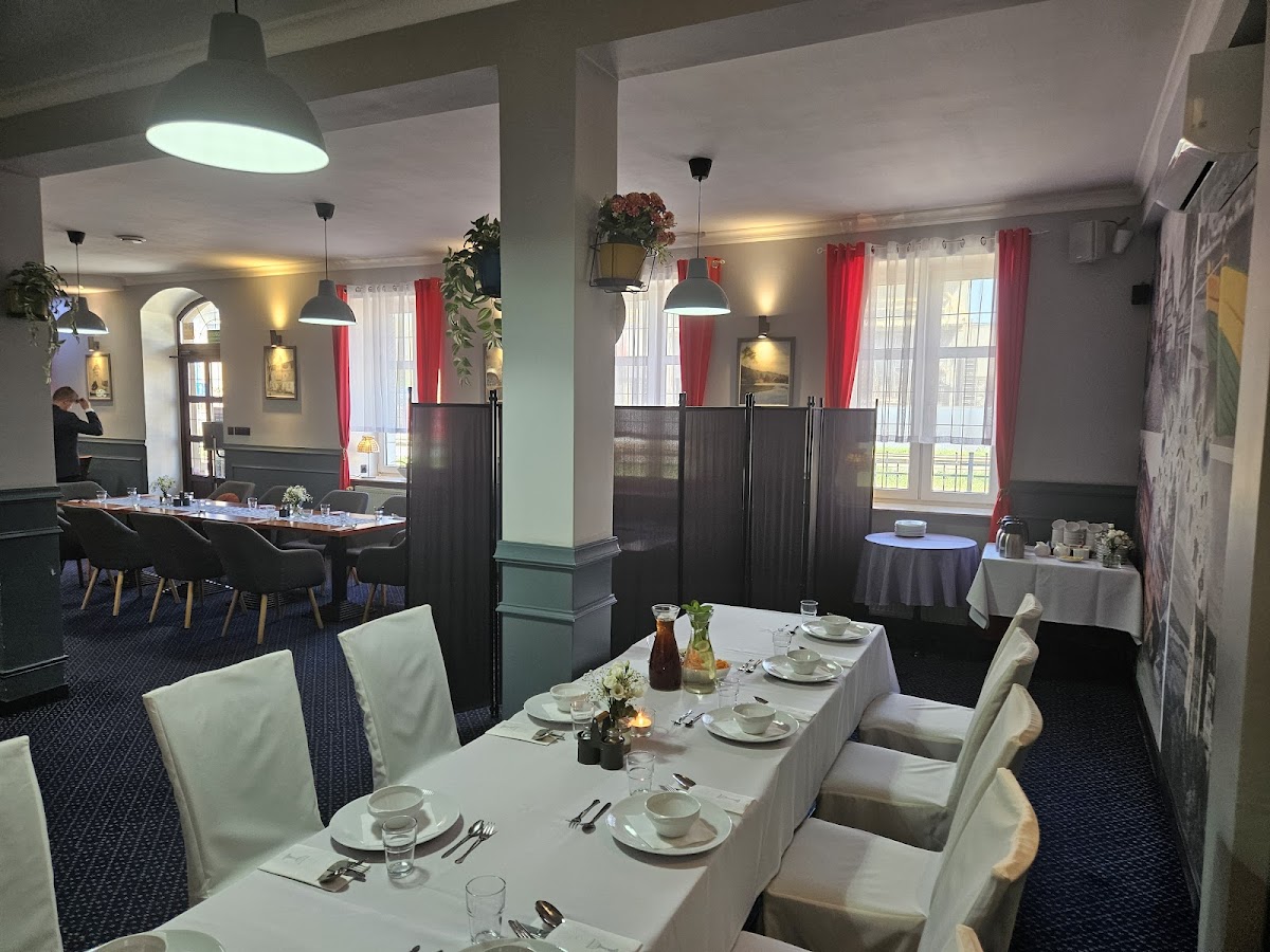 Restauracja Rumiana W Białym Dworku Sobieskiego Rumia Photos 2