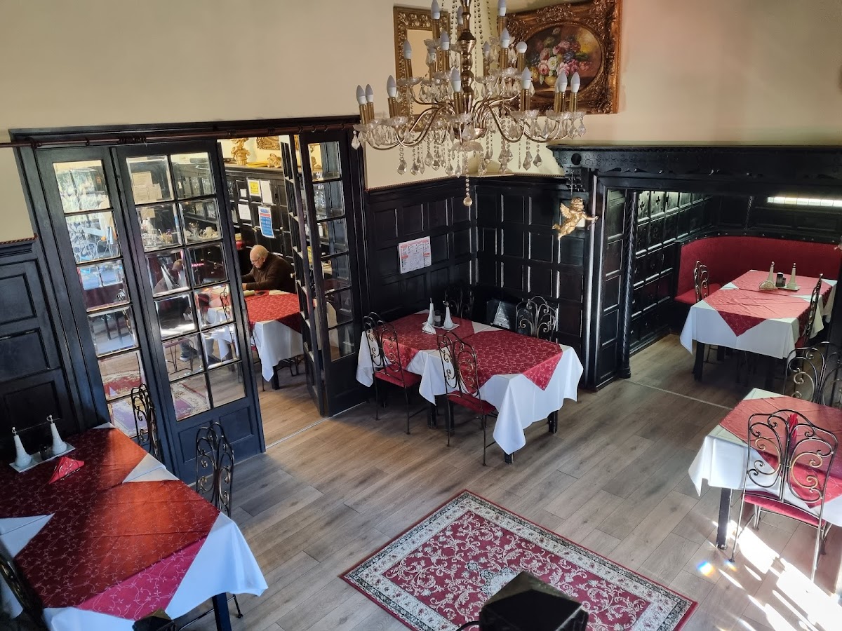 Restaurant / Cazare Casa Cu Farfurii