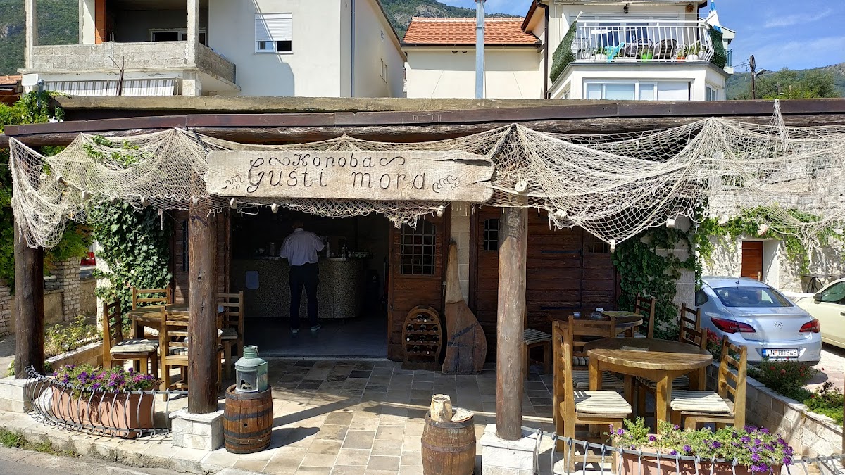 Restaurant Gusti Mora