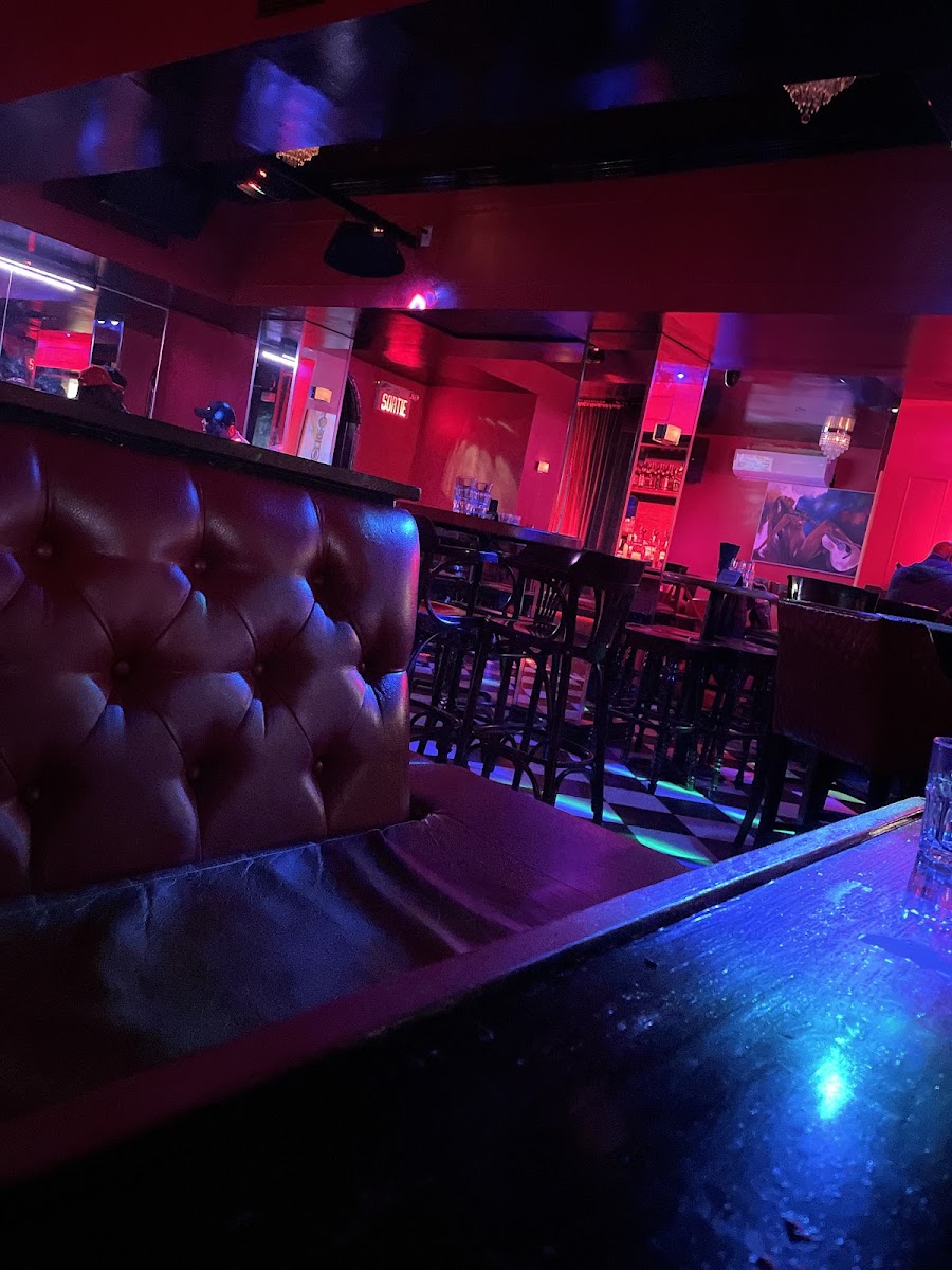 Restaurant L'atmosphère - Bar - Restaurant - Montreal