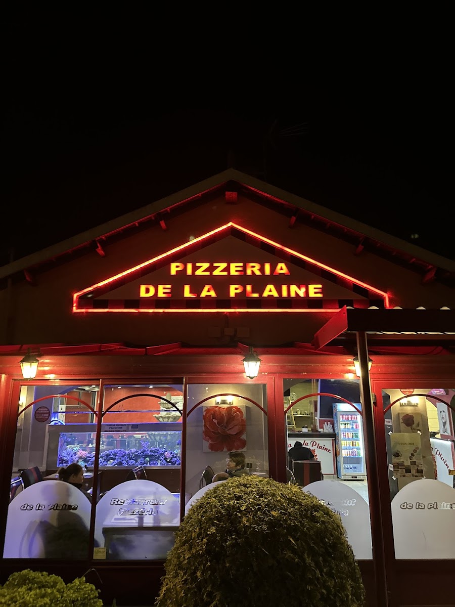 Restaurant Pizzeria De La Plaine Photos 2