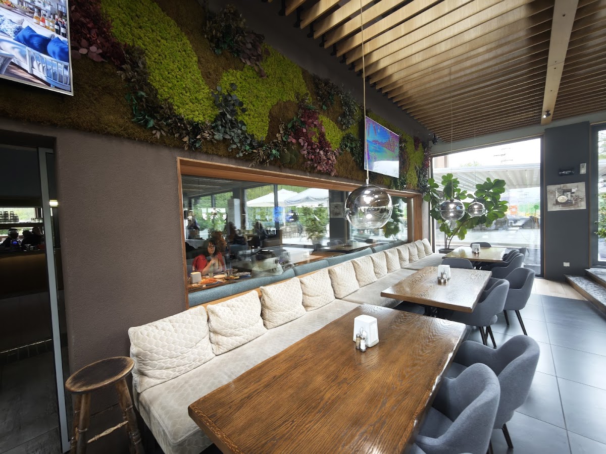 Restaurant White River Photos 2