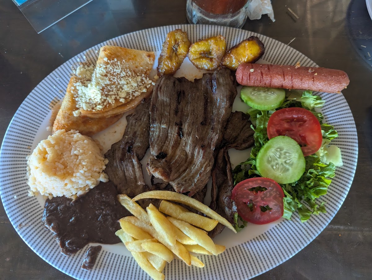 Restaurante Los Tucanes Photos 2