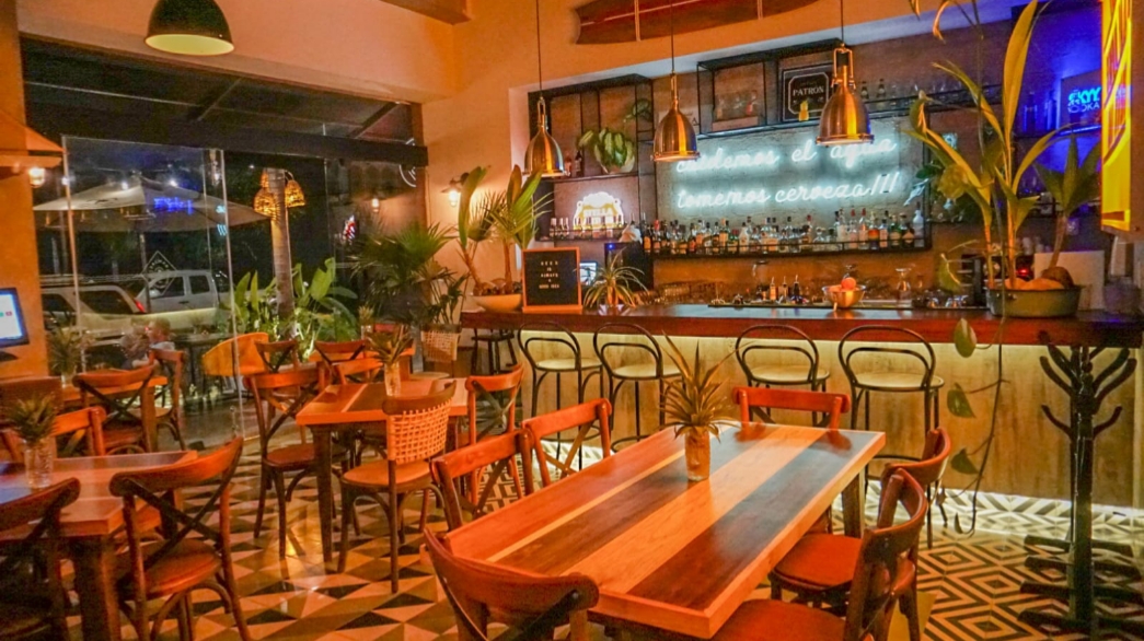 Restaurante Palmar Seafood & Grill Garage