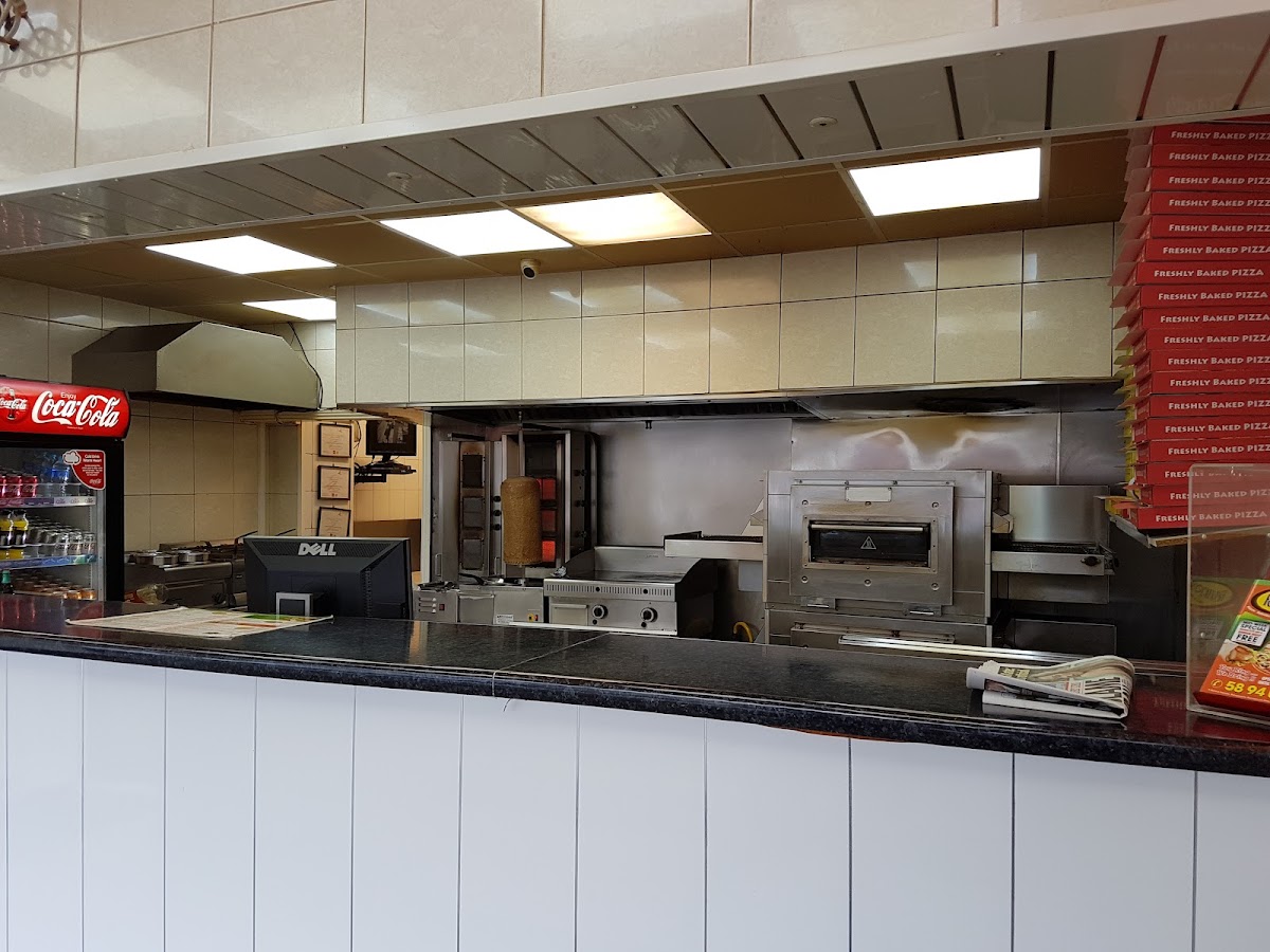 Riano's Pizzeria Photos 2