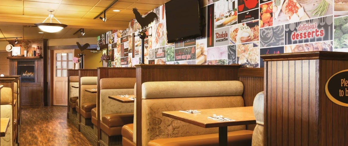 Ricky's All Day Grill - Nanaimo South-In The Days Inn
