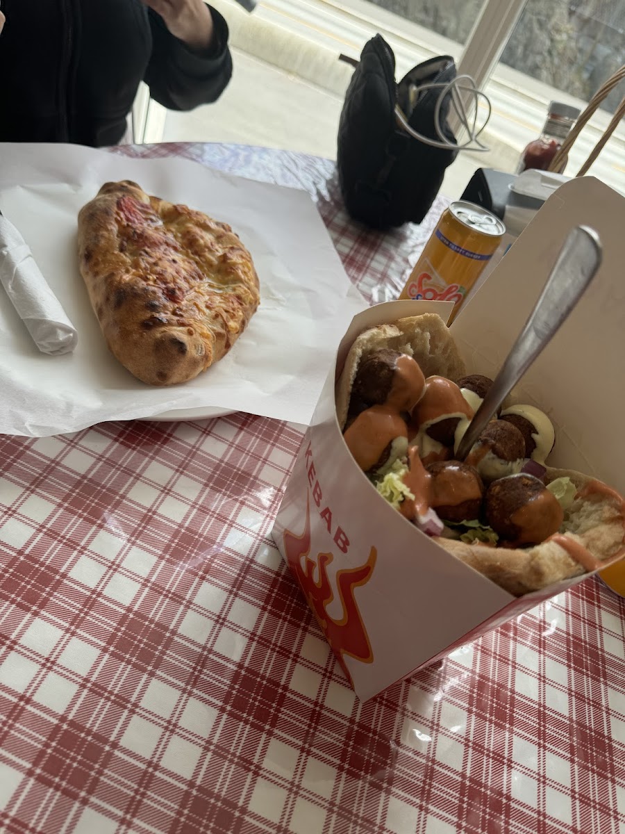 Rimini Pizzeria Photos 9