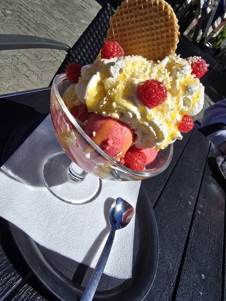 Riri's Eiscafe & Waffelbar Photos 2