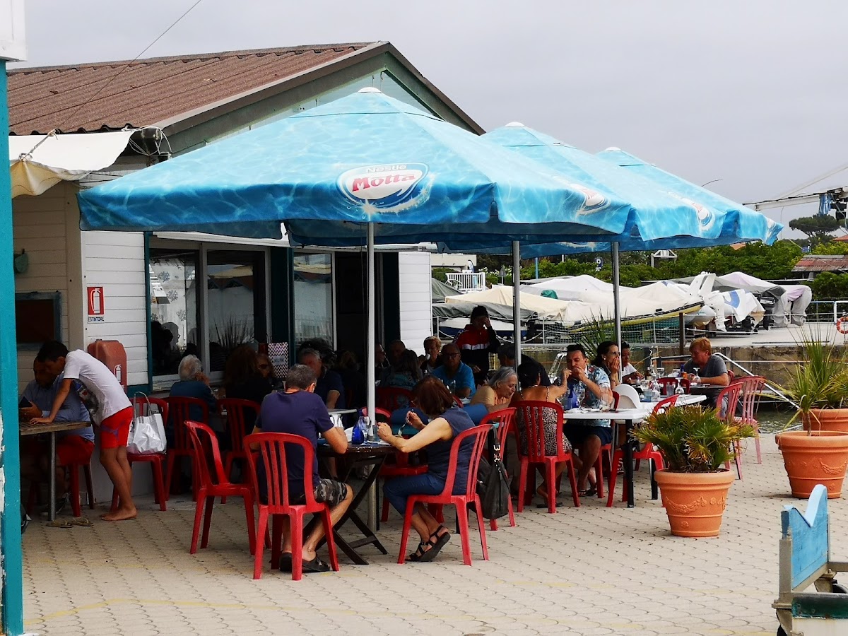 Ristorante Circolo Della Vela Di Marina Di Massa