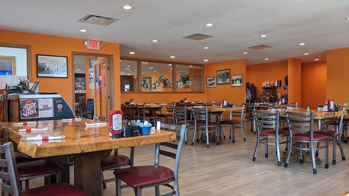 River Ville Bar And Grill