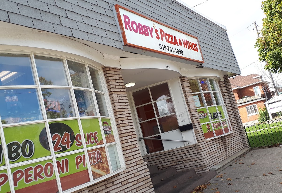 Robby's Pizza & Wings (Brantford)