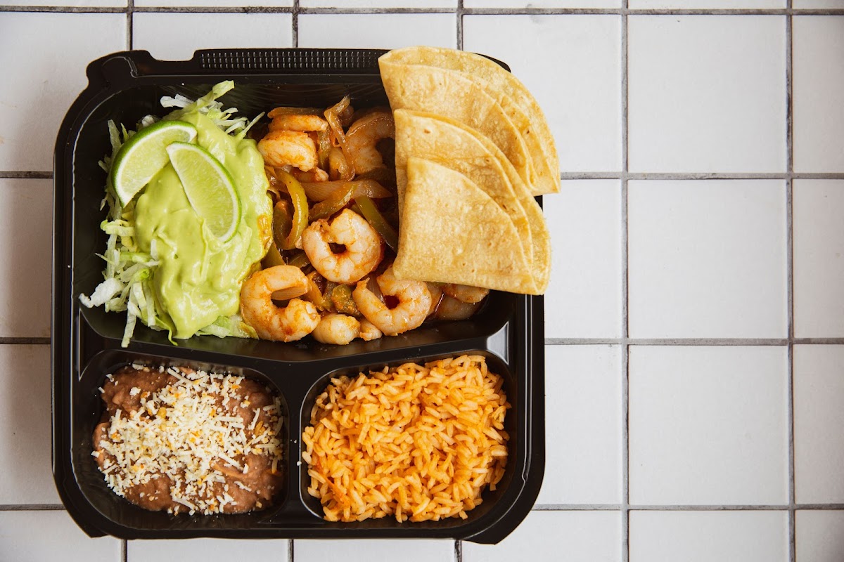 Roberto's Mexican Food - Encinitas Photos 9