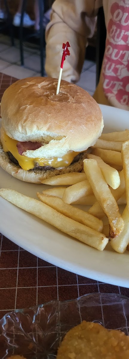 Rockefellers Food & Spirits Photos 9