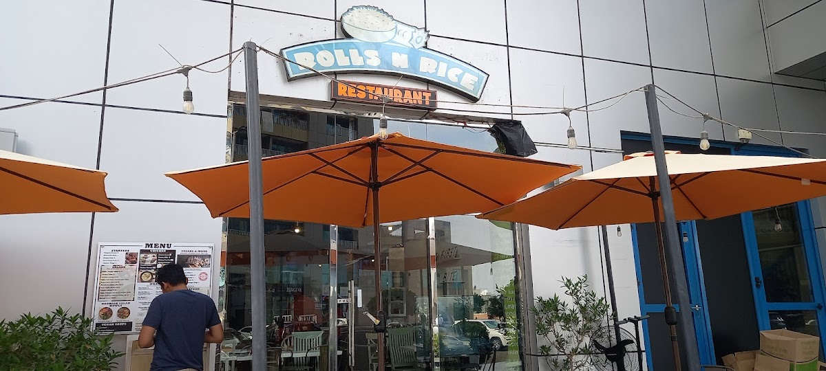 Rolls N Rice Restaurant