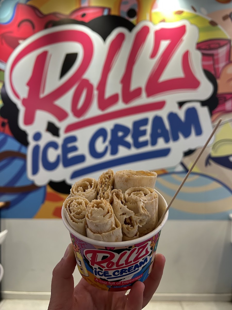 Rollz Ice Cream & Desserts Photos 2