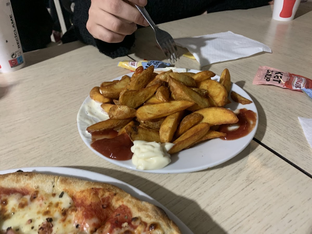 Rosario's Burgers Restaurant Nueva Málaga Photos 9