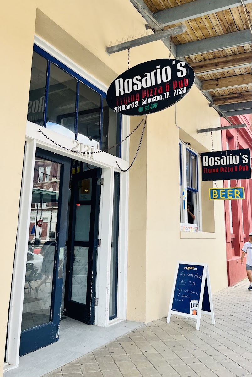 Rosario`s Flying Pizza And Pub