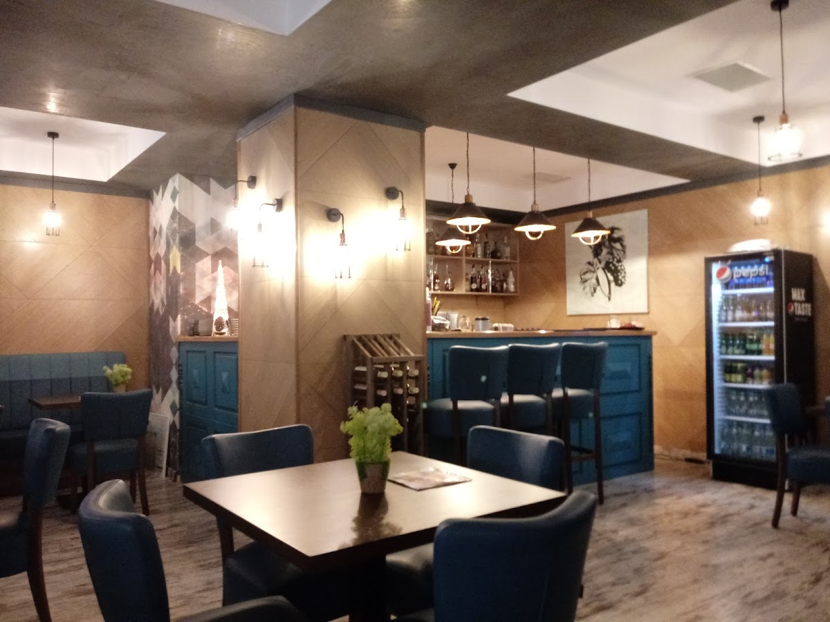 Roua Bistro