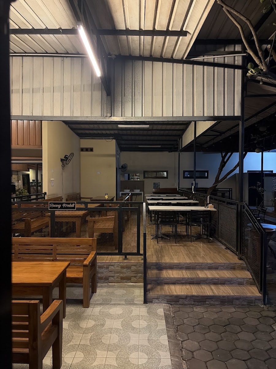 Rumah Makan Monggo Moro Photos 2